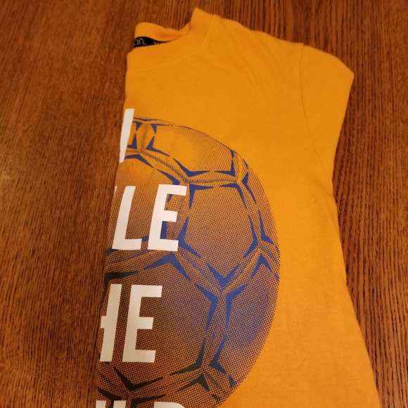 Boys Large T-shirt - Picture 2 of 3